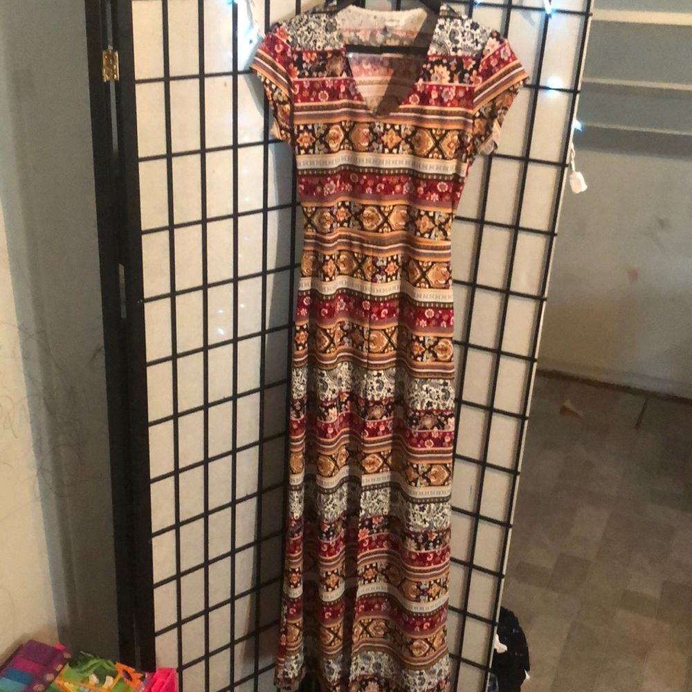 Multi color olsenboye long dress size medium